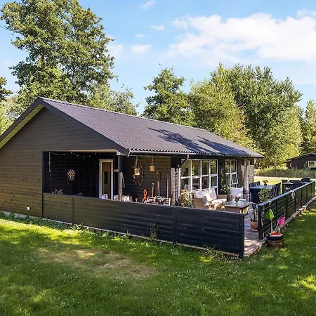 In A Scenic Area Close To The Ocean * Yderby